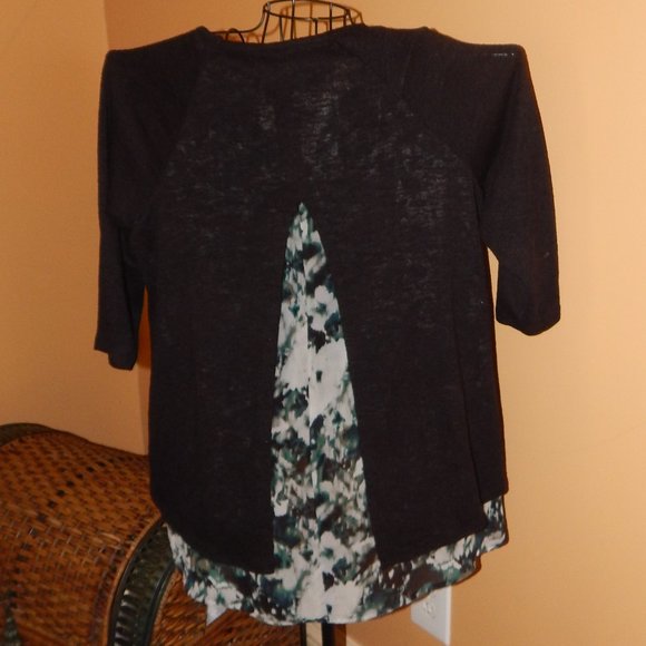 Ladies NY&C New York & Company Layered look Sweater - Blouse  Size L  3/4 Sleeve - Picture 2 of 7